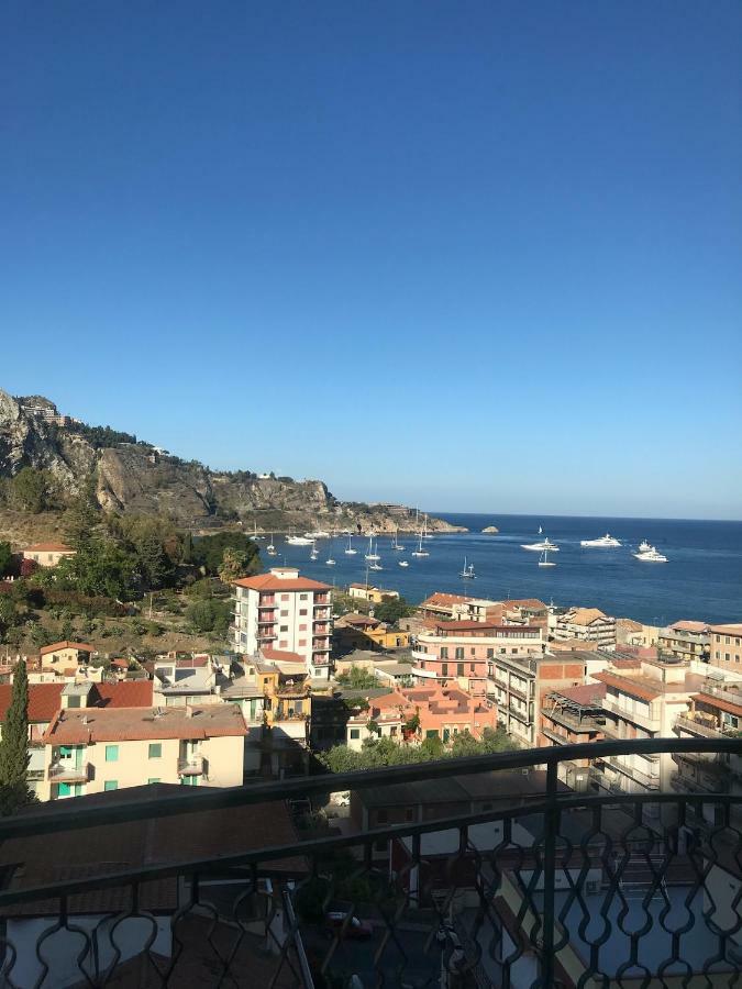 Baia Taormina Apartment Джардини-Наксос Экстерьер фото