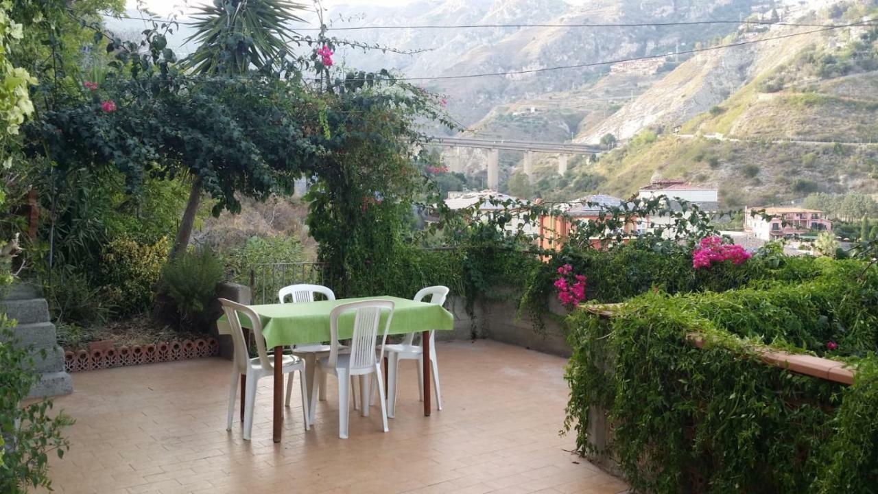 Baia Taormina Apartment Джардини-Наксос Экстерьер фото